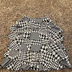 Girls ruffled skirt.